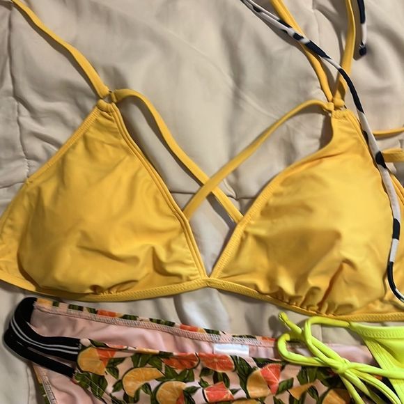 2 Mix & Match Bikinis - Picture 2 of 9